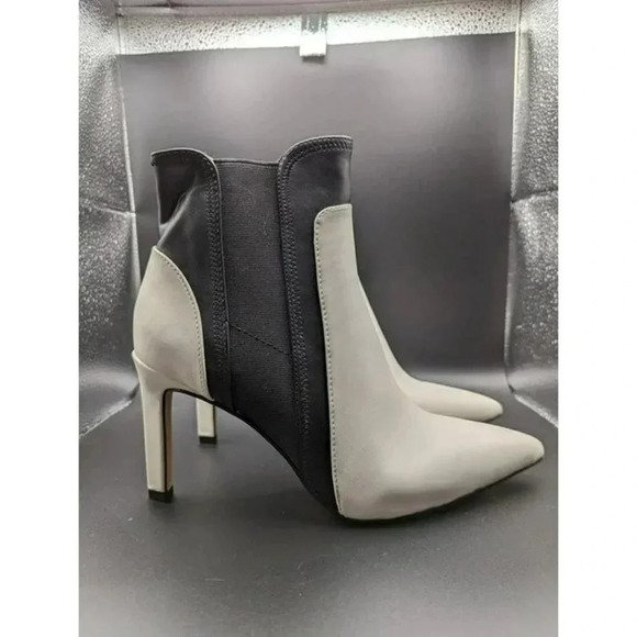 New York And Company FAYE HIGH-HEEL BOOTIE - COLORBLOCK SIZE 8M - Picture 2 of 5